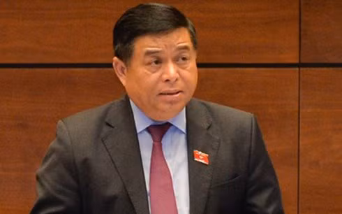  Bộ trưởng Bộ Kế hoạch và Đầu tư Nguyễn Chí Dũng (sinh ngày: 5/8/1960) quê quán: xã Mai Phụ, huyện Lộc Hà, tỉnh Hà Tĩnh. Trình độ: Tiến sĩ Kinh tế. Chức vụ: Ủy viên Trung ương Đảng; Bộ trưởng Bộ Kế hoạch và Đầu tư.