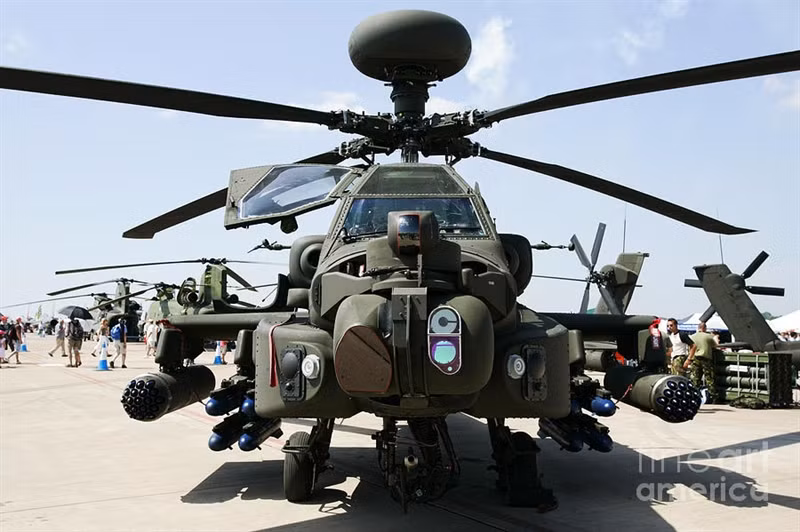 Hệ thống này sẽ cho phép các trực thăng AH-64E có thể tiếp nhận thông tin và tương tác với những máy bay không người lái Army Shadow và Gray Eagle của không quân.