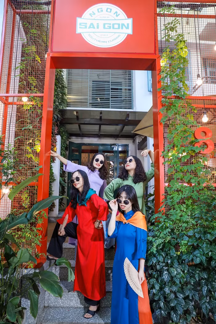 Ngắm nhà hàng đậm sắc thu Sài Gòn xưa giữa lòng Hà Nội Ngam nha hang dam sac thu Sai Gon xua giua long Ha Noi