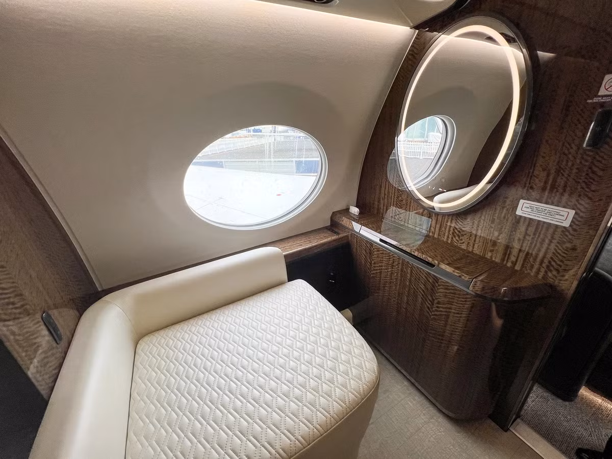 Máy bay được trang bị hai động cơ Rolls-Royce Pearl 700, giúp máy bay đạt vận tốc tối đa cao. Ảnh: Gulfstream