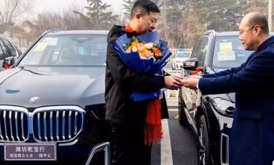 Theo tiết lộ, tổng cộng 16 chiếc xe BMW có giá trị khoảng 7 triệu đến 8 triệu nhân dân tệ (tương đương 24 tỷ đến 28 tỷ đồng). Ảnh: 163