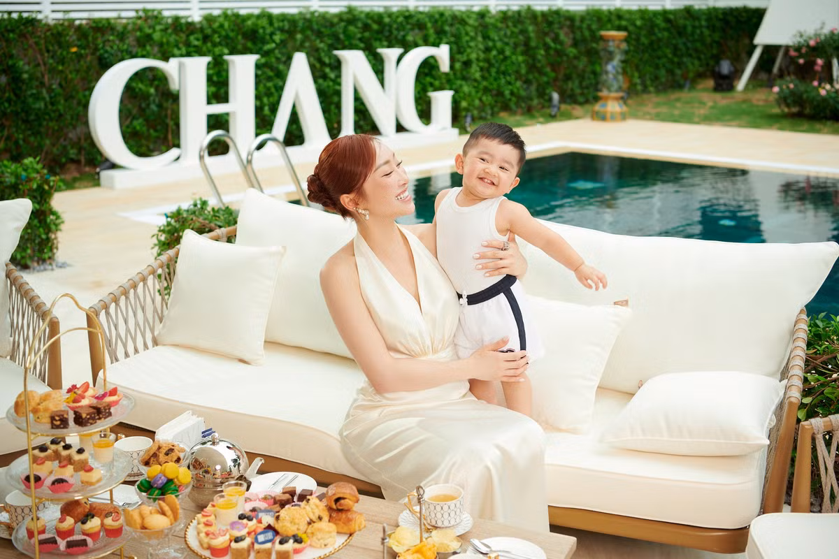 Tại đây, vợ chồng Chi Bảo - Lý Thùy Chang thoải mái tận hưởng không gian sống thoáng đãng, gần gũi thiên nhiên.