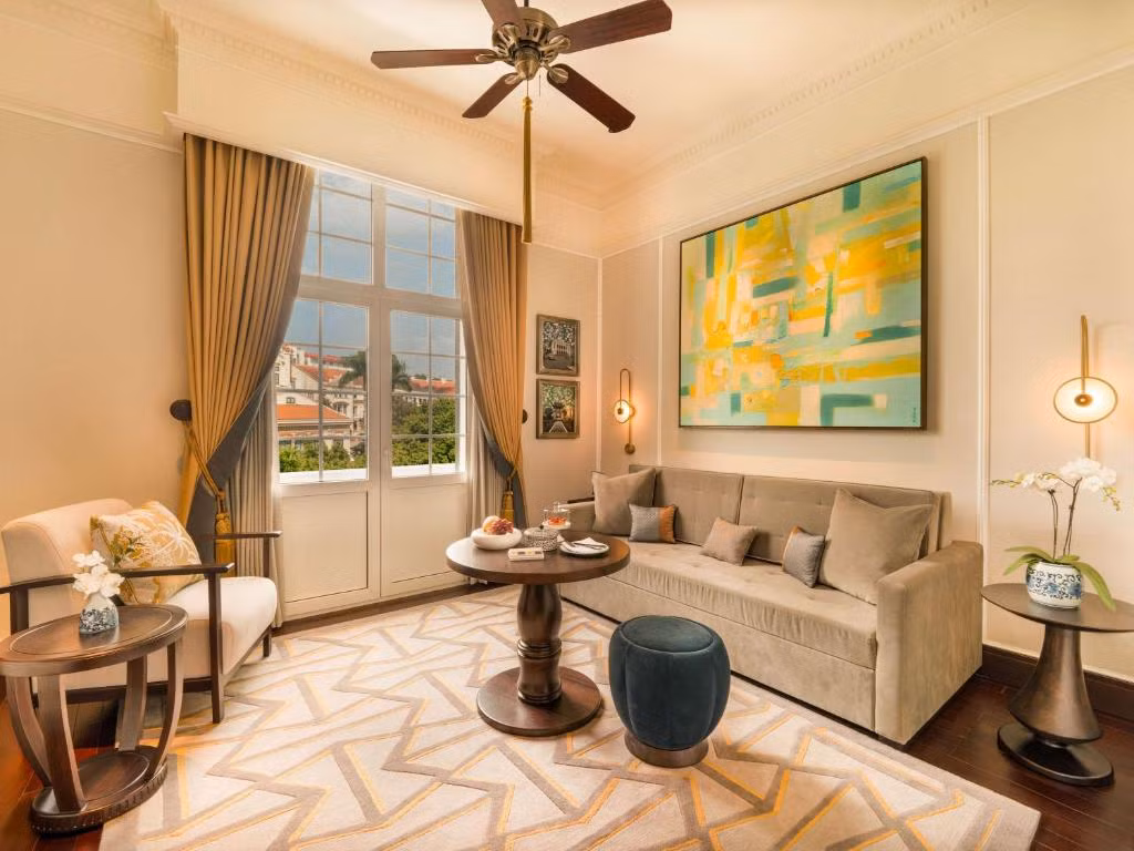 Giá phòng tại khách sạn 5 sao này dao động 10-40 triệu đồng/đêm. Riêng loại phòng Legendary Suite có giá 170 triệu đồng/đêm. Ảnh: Booking