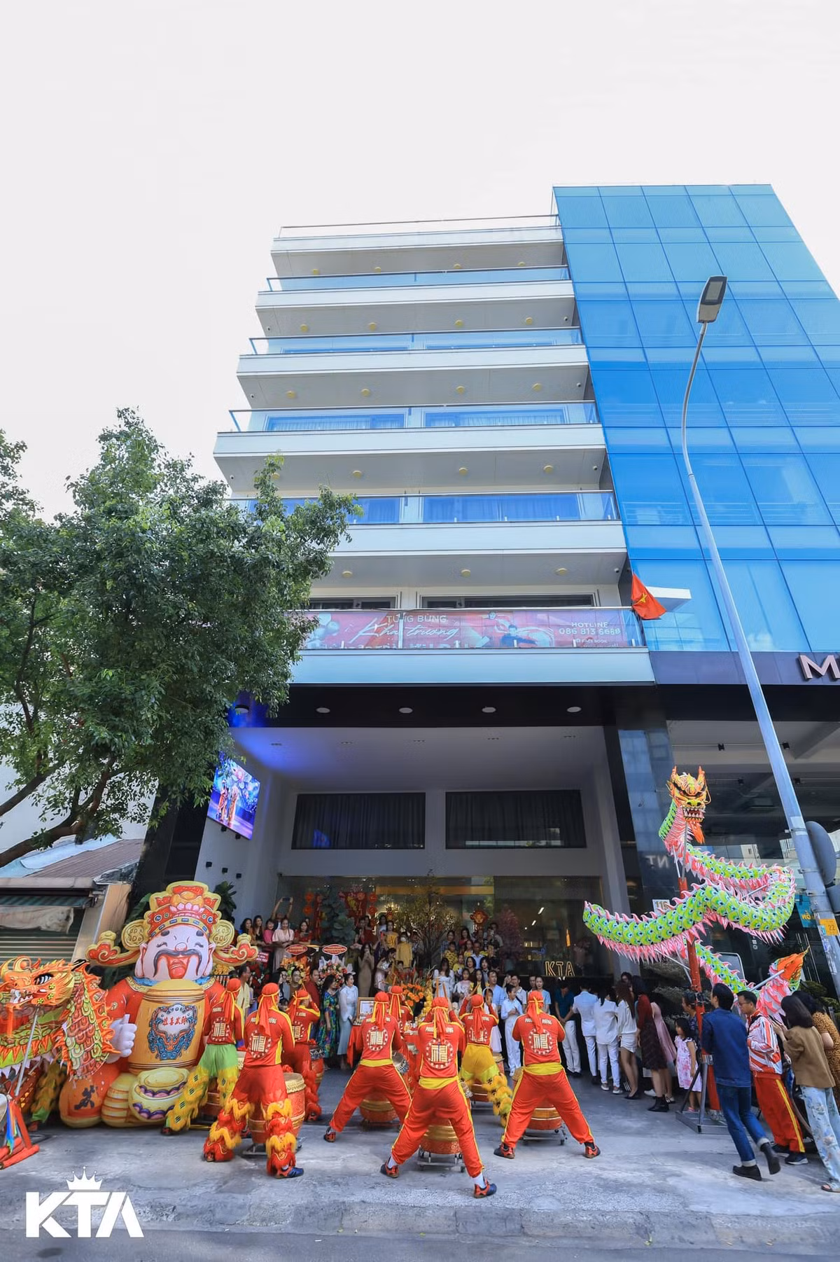 Căn nhà của Khánh Thi - Phan Hiển cô được ví như một cao ốc văn phòng. Cô mở học viện để giảng dạy ngay tại nhà. Ảnh: FBNV