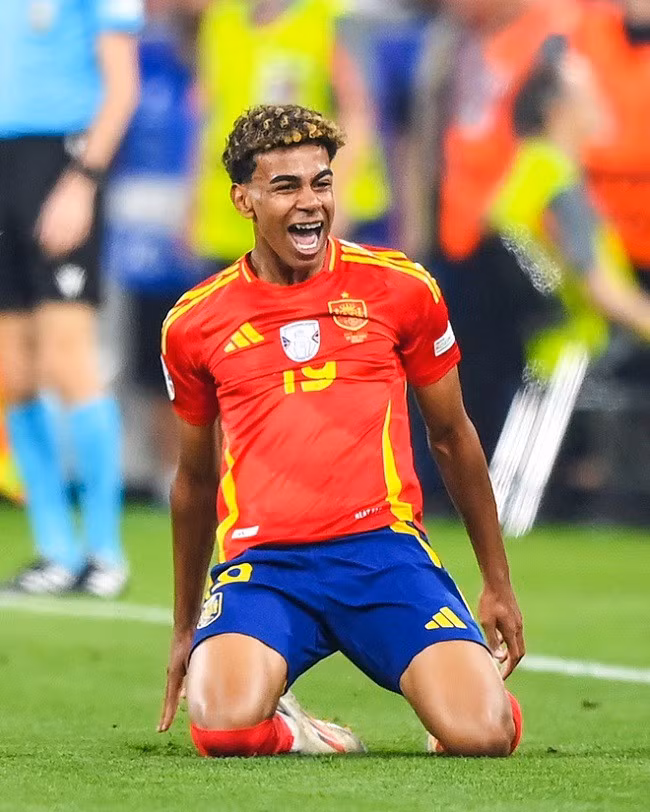 Với 3 kiến tạo, 1 bàn thắng siêu phẩm tại Euro 2024, giá trị của Yamal trên thị trường chắc chắn đã tăng cao. Ảnh: Goal