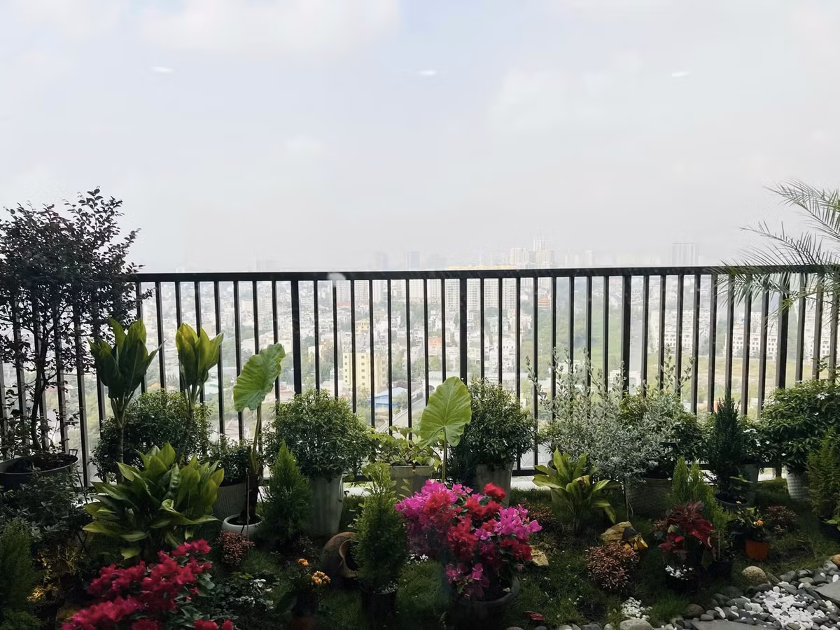 Penthouse của Hoa hậu Ngọc Diễm có view nhìn ra sông Sài Gòn, thoáng đãng. Nguồn ảnh: FBNV