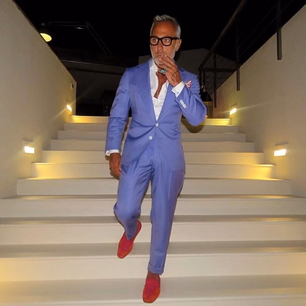 Theo Business Insider, Gianluca Vacchi xuất thân từ gia đình giàu có nhất nhì Italia. Cha của Gianluca Vacchi điều hành công ty IMA trị giá lên tới hàng tỷ USD.