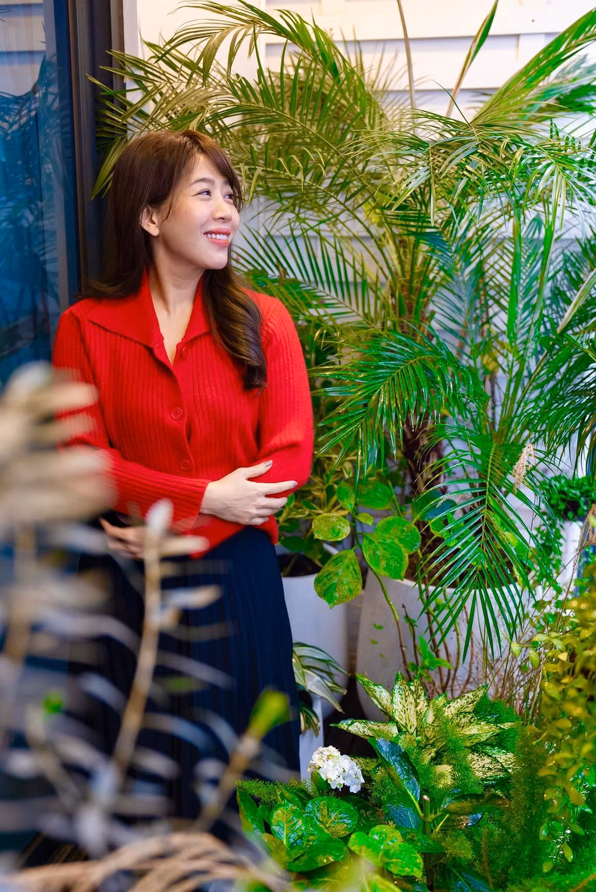 Ban công nhà MC Diệp Chi trồng chanh, oliu, bàng, chà là, cẩm tú cầu...