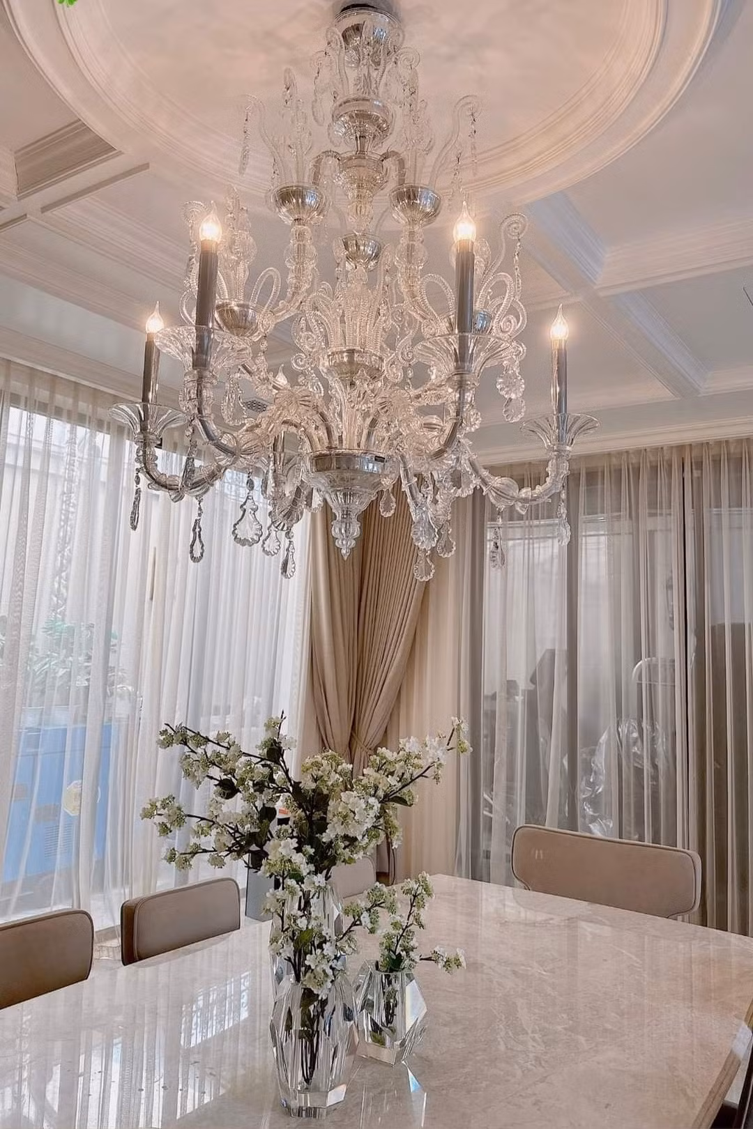 Lệ Quyên cho biết nhà đẹp mang lại động lực ở nhà nhiều hơn thay vì ra đường.