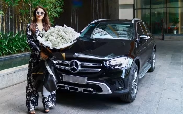 Năm 2020, Trương Ngọc Ánh tậu mẫu xe thể thao trị giá 1,8 tỷ đồng để phục vụ cho việc di chuyển của 2 mẹ con. Ảnh; FBNV