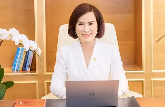 Những bóng hồng quyền lực trong ngành ngân hàng Việt - Hình 3 Nhung bong hong quyen luc trong nganh ngan hang Viet-Hinh-3