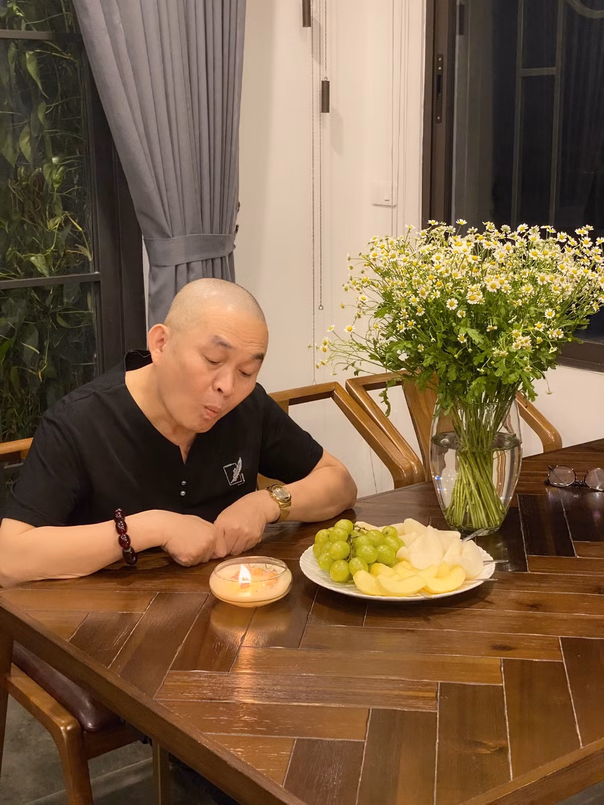 Trên trang cá nhân, nghệ sĩ Xuân Hinh thường xuyên chia sẻ những hình ảnh tại căn nhà này, hé lộ không gian sống khiến không ít khán giả phải trầm trồ.