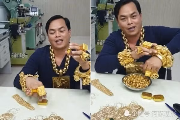 Trước đó vài năm, Trần Ngọc Phúc (Phúc XO) lên cả báo Trung Quốc vì sở thích "dát vàng" trên người. Ảnh: China Press