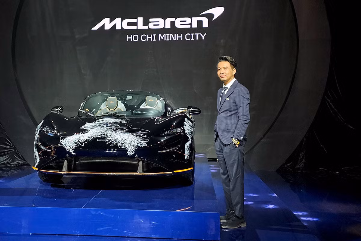 Mới đây nhất, trong năm 2023, siêu xe McLaren Elva thương mại đầu tiên và duy nhất tại Việt Nam được Minh Nhựa đưa vào BST siêu xe của mình khiến ai nấy đều trầm trồ. Ảnh: FBNV