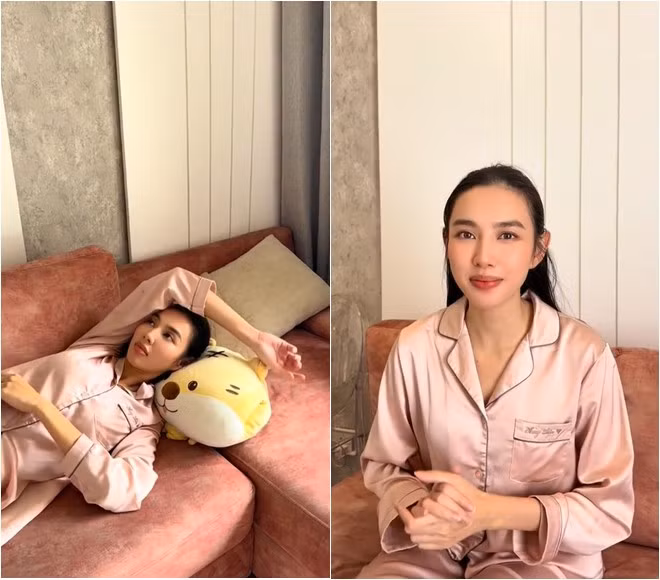Điểm nhấn của phòng khách là bộ sofa êm ái, màu nâu hồng.