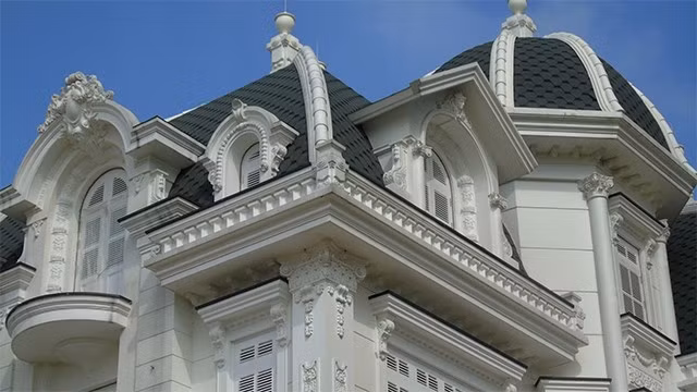 Nhiều người đoán, để xây được tòa nhà này, một phần do bà Loan tích cóp, phần khác do 3 người con đầu tư. Ảnh: Nguoiquansat