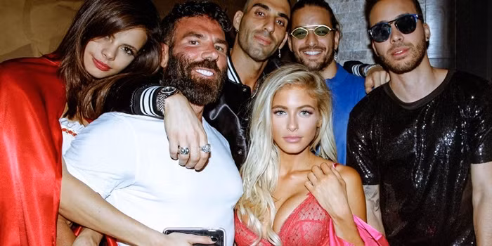 Trong mọi bữa tiệc của mình, Dan Bilzerian luôn có mỹ nhân, đồ uống ngon và âm nhạc hay. Ảnh: Cornucopia Events