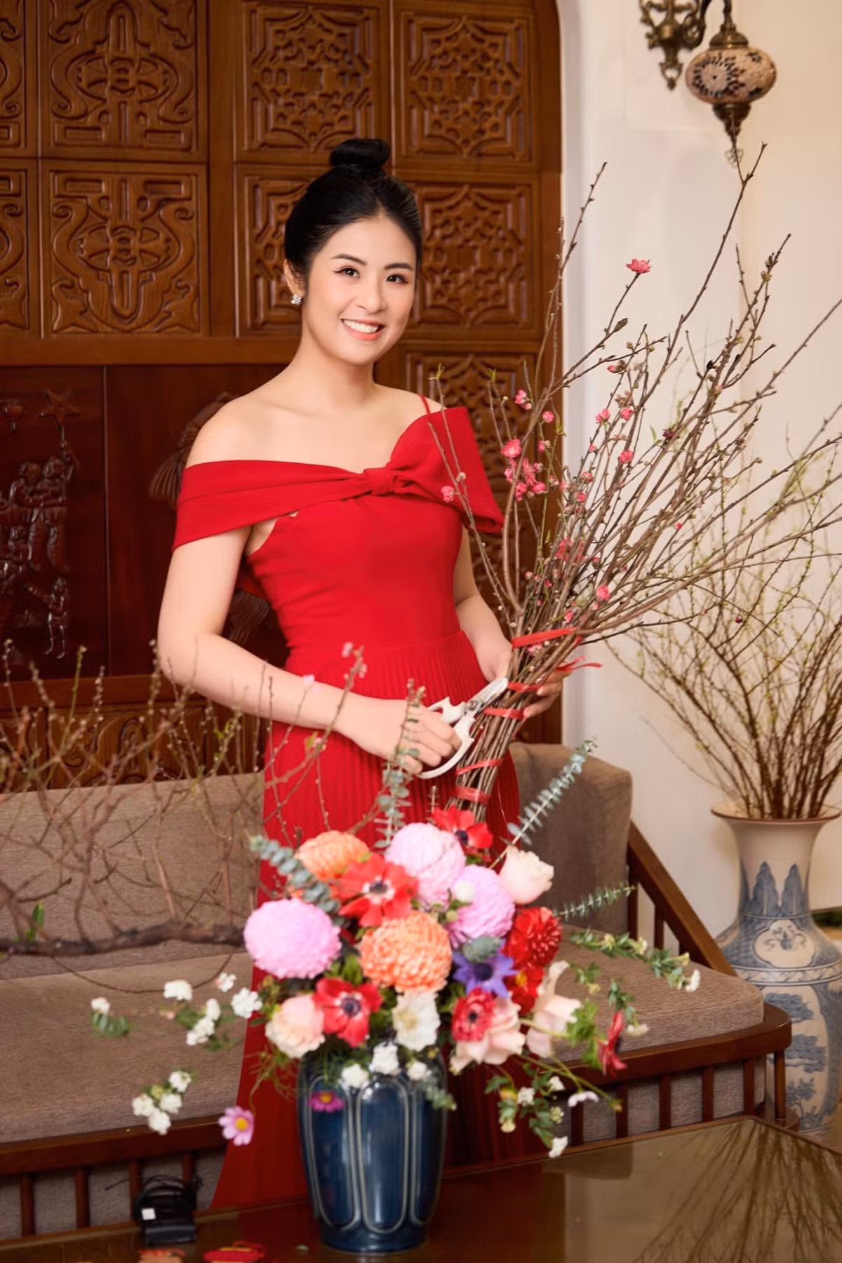Tài sản của Hoa hậu Ngọc Hân vừa thôi chức PGĐ Ninh Vây Bay Tai san cua Hoa hau Ngoc Han vua thoi chuc PGD Ninh Vay Bay
