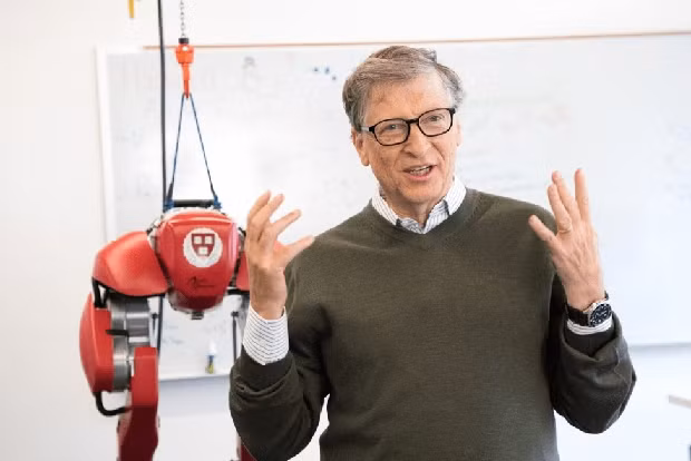 Tuy nhiên, tỷ phú Bill Gates ít khi xuất hiện với các tin tức tiêu xài hoang phí, sắm siêu xe. Nhiều năm qua, người ta chỉ thấy Bill Gates vẫn luôn chỉ sử dụng một chiếc đồng hồ đeo tay duy nhất như vật bất ly thân. Ảnh: CNBC