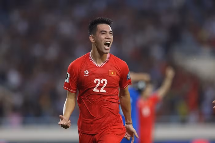 Với cú đúp bàn thắng trong chiến thắng đầy kịch tính 3-2 của tuyển Việt Nam trước Philippines tối 6/6 trên sân Mỹ Đình, tiền đạo Tiến Linh phá sâu kỷ lục ghi bàn của chính mình ở vòng loại World Cup. Ảnh: Thethaovanhoa