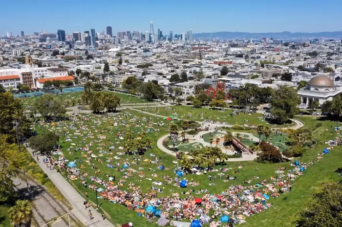 Mark Zuckerberg đã bán căn nhà phố ở San Francisco vào năm 2022 với giá 31 triệu USD. Ngôi nhà gồm 4 phòng ngủ, 4 phòng tắm nằm gần Công viên Dolores của San Francisco. Ảnh: Google