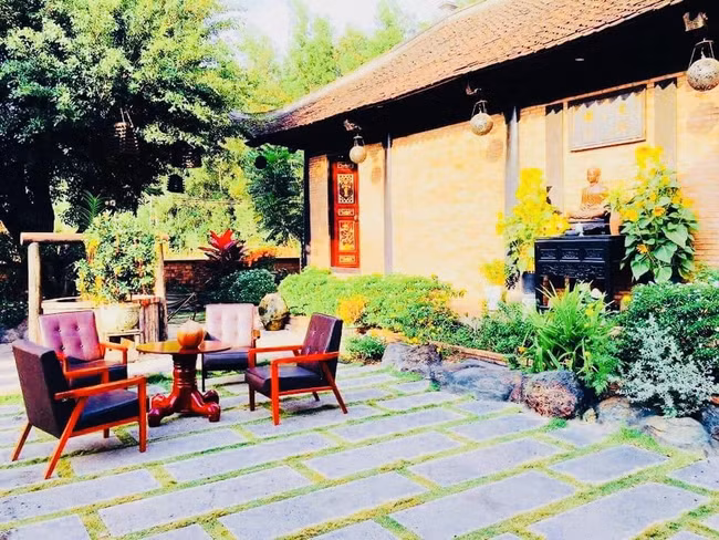 Các không gian trong nhà đều mang nét hoài cổ, gần gũi thiên nhiên. Ảnh: FBNV
