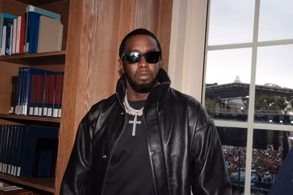 Mới đây, Sean "Diddy" Combs gây chấn động dư luận thế giới khi bị truy tố về nhiều tội danh, bao gồm buôn bán tình dục và gian lận. Trong nhiều thập kỷ, Diddy nổi tiếng là ông trùm âm nhạc da màu tài năng và giàu có. Ảnh: USAtoday