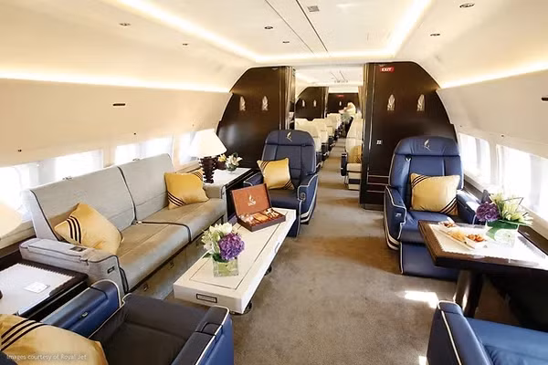 Airbus A340-300 có nội thất rộng rãi và sang trọng với nhiều tiện nghi và hệ thống an ninh, ước tính trị giá khoảng 400 triệu USD. Ảnh: Aviators Maldives