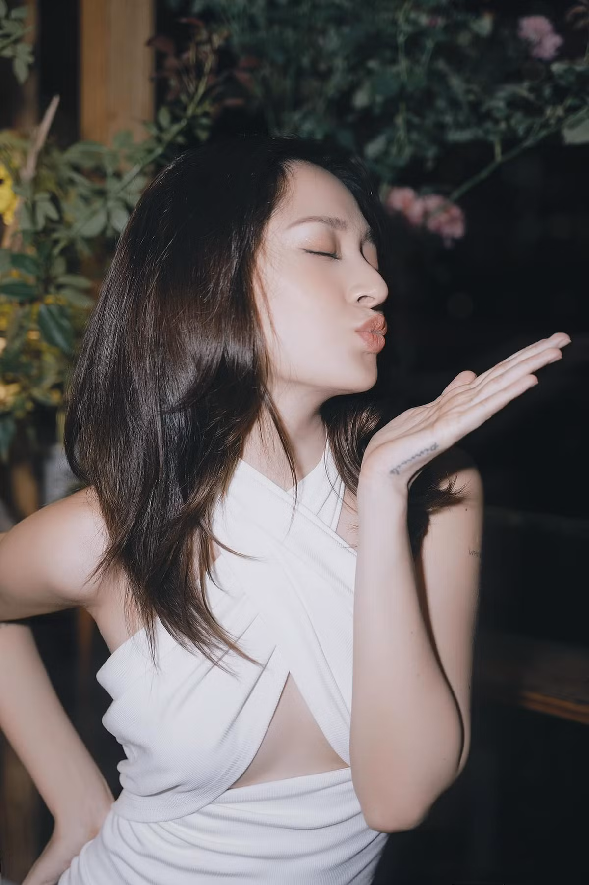Bảo Anh sinh năm 1992 ở TP HCM, được biết đến với vai trò ca sĩ và diễn viên. Bảo Anh hiện đang sống trong căn hộ cao cấp tại Quận 2 (TP HCM) với vị trí đẹp.