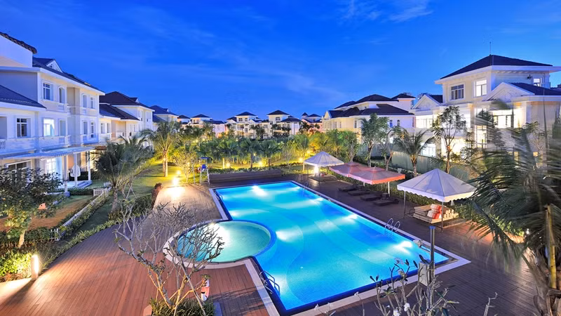 Khu biệt thự Chateau của nhà chồng Midu được xem là một trong những khu vực vàng khi được hưởng trọn những tiện ích về thương mại, ẩm thực, giải trí... ở Phú Mỹ Hưng. Ảnh: Saostar