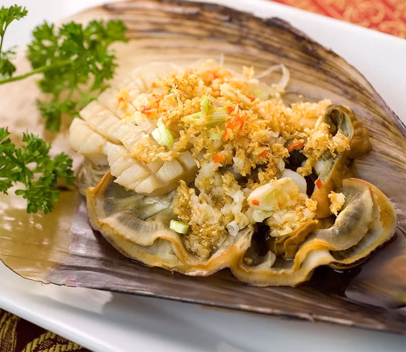 Chính sự thơm ngon, giòn và ngọt khiến cá mặt quỷ trở thành món ăn khoái khẩu của nhiều người, đặc biệt là những người sành ăn. Ảnh: Haisanxanh