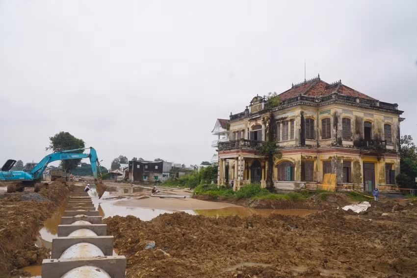 Ngôi biệt thự cổ của Đốc phủ sứ Võ Hà Thanh được xây dựng năm 1924, tại phường Bửu Long (TP Biên Hòa, tỉnh Đồng Nai) mang kiến trúc kiểu Phương Tây, có giá trị lịch sử. Ảnh: Plo
