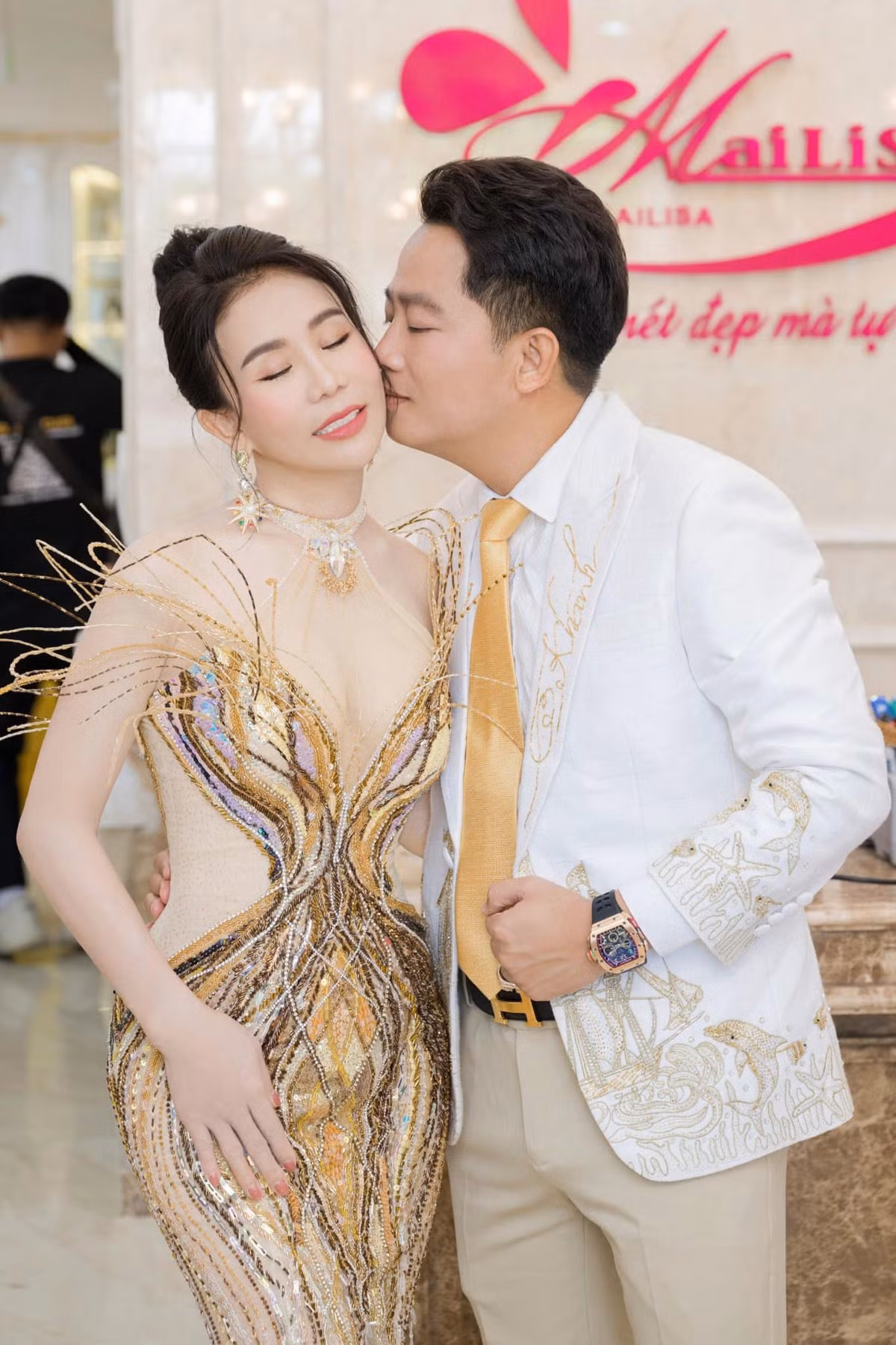 Doanh nhân Phan Thị Mai sinh năm 1975 tại Hà Tĩnh, là một nhân vật nổi bật trong lĩnh vực thẩm mỹ và làm đẹp. Bà là người sáng lập và điều hành chuỗi trung tâm thẩm mỹ mang thương hiệu Mailisa. Ảnh: FB Mai Lisa