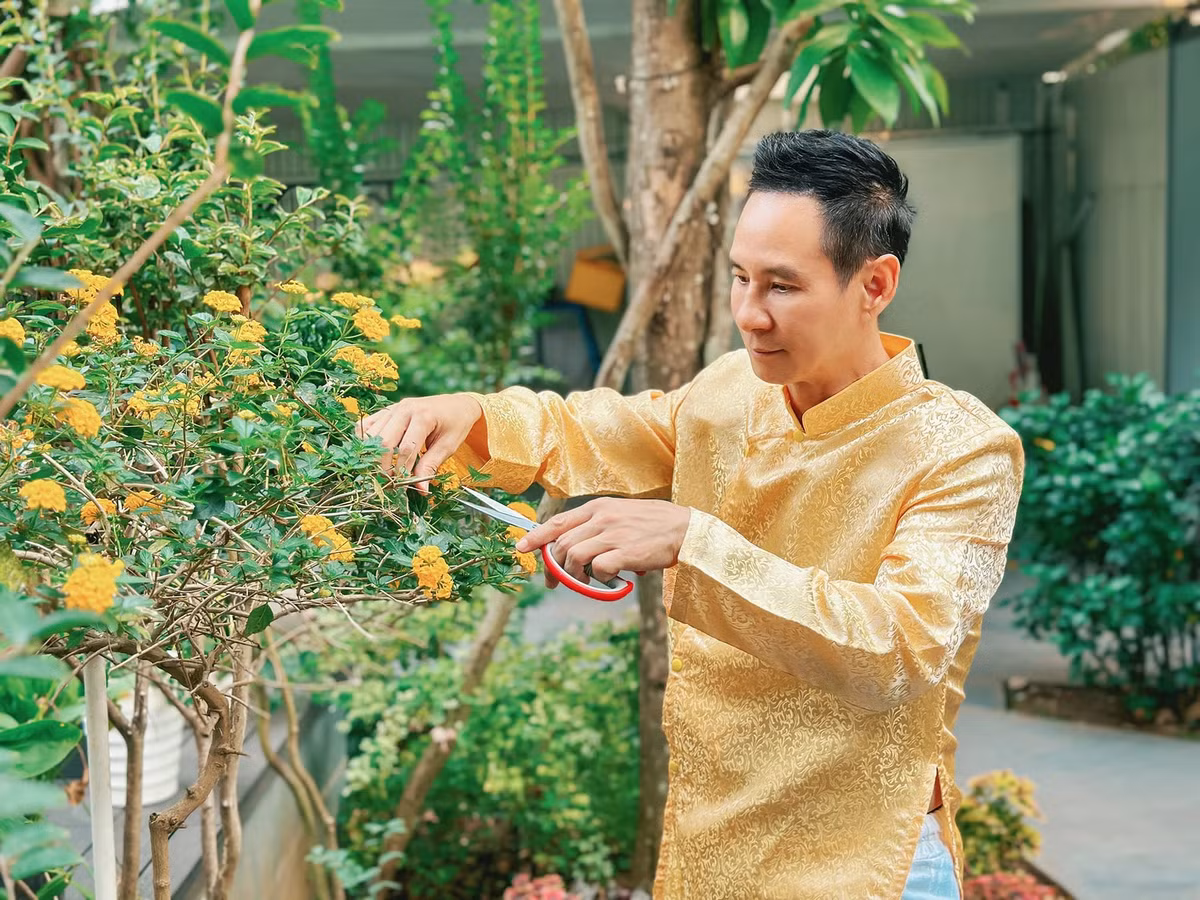 Tuy nhiên, năm 2019, vợ chồng Lý Hải dọn về ở tại ngôi biệt thự sân vườn bề thế ở vùng ngoại ô để các con có thêm nhiều không gian vui chơi, sinh hoạt.