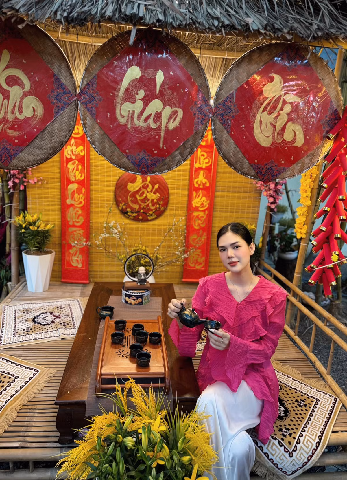 Diễn viên Ngọc Trinh đã chuyển về ngôi nhà này từ cuối năm 2022. Tết Giáp Thìn 2024 vừa qua, người đẹp vẫn đón Tết trong căn nhà này.
