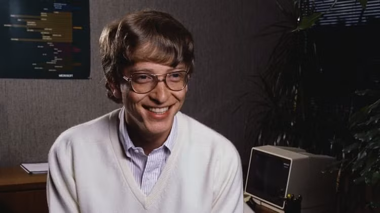 Từ nhỏ, tỷ phú Bill Gates đã được mọi người đặt cho biệt danh “boy wonder”, ám chỉ về một cậu bé thông minh, khéo léo. Gates có một tuổi thơ yên bình ở Seattle, là con trai của một luật sư nổi tiếng và một chủ ngân hàng. Ảnh: CNBC