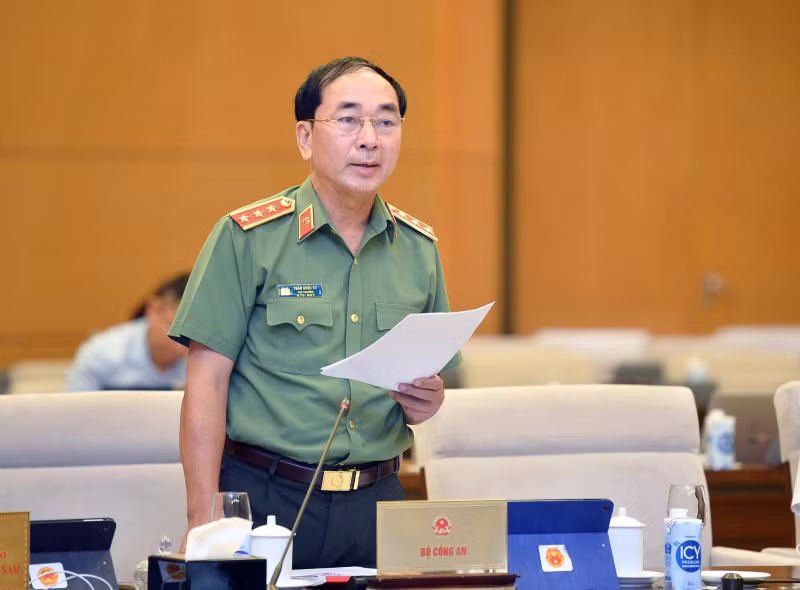 Từ 3/2007 - 10/2011, ông giữ chức Ủy viên Ban Chấp hành Đảng bộ Cục, Bí thư Chi bộ, Trưởng phòng 2, Cục Cảnh sát môi trường; Ủy viên Ban Thường vụ Đảng ủy Cục, Phó Cục trưởng Cục Cảnh sát môi trường, Tổng cục Cảnh sát phòng, chống tội phạm, Bộ Công an. Từ 11/2011 - 2/2014, ông giữ chức Ủy viên Ban Chấp hành Đảng bộ Tổng cục, Bí thư Đảng ủy Cục, Chánh Văn phòng Cơ quan Cảnh sát điều tra, Bộ Công an; Phó Tổng Cục trưởng Tổng cục Cảnh sát phòng, chống tội phạm; Phó Thủ trưởng Cơ quan Cảnh sát điều tra Bộ Công an. Từ tháng 3/2014 - 10/2015, ông giữ chức Ủy viên Ban Chấp hành Đảng bộ tỉnh, Ủy viên Ban Thường vụ Tỉnh ủy, Phó Bí thư Tỉnh ủy; sau đó là Phó Bí thư Thường trực Tỉnh ủy Thái Nguyên. 