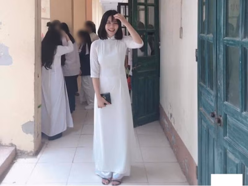 "Tôi cũng không được cứng rắn lắm với con trai, có hơi chiều con nên trong nhà người có thể dạy được đứa trẻ lên 4 lại chính là cô chị. Xem ra chị cũng không khác gì mẹ", Hiệp Gà nói. Ảnh: Vietnamnet.