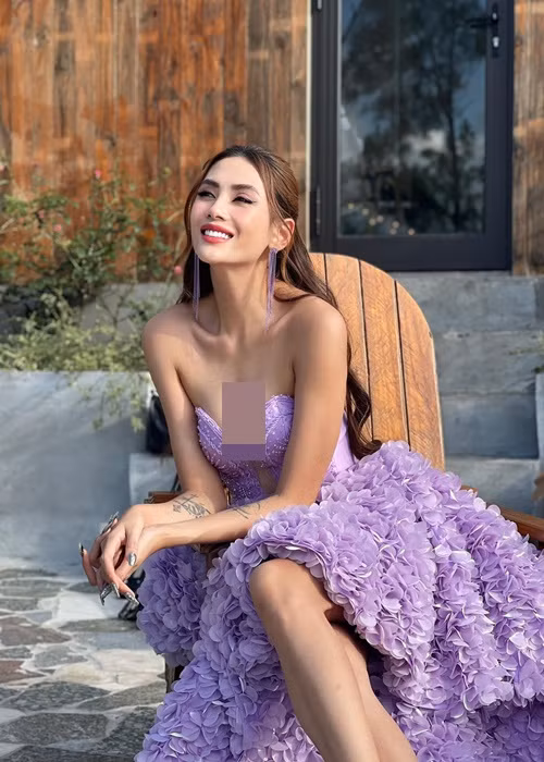 Được gia đình hai bên ủng hộ chuyện tình cảm, Võ Hoàng Yến và bạn trai dự định tổ chức đám cưới vào tháng 7/2020. Thế nhưng, vì COVID-19, cặp đôi rời hôn lễ sang năm 2021. Sau đó, Võ Hoàng Yến một lần nữa hoãn cưới vì công việc bận rộn.