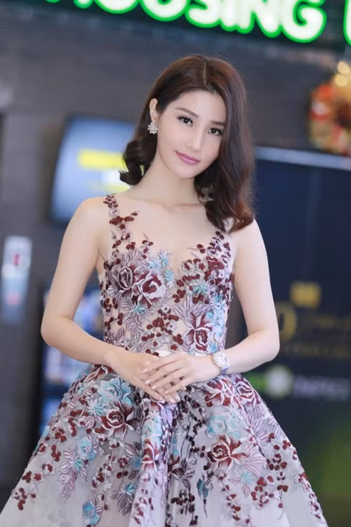 Tại một sự kiện năm 2016, nữ diễn viên đeo đồng hồ 1,3 tỷ đồng. Ảnh: An Ninh Thủ Đô.