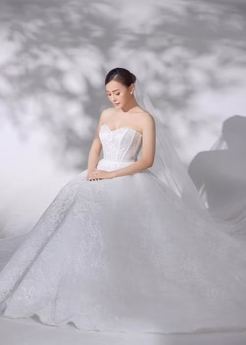 Phương Oanh mang bầu đôi nhờ phương pháp thụ tinh nhân tạo.