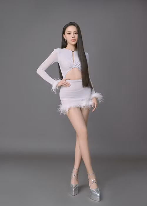 Khi sắp sang Ai Cập thi quốc tế, Ngọc Hằng tăng khẩu phần ăn để đảm bảo sức khỏe, tốt cho tập luyện. Ảnh: FBNV.
