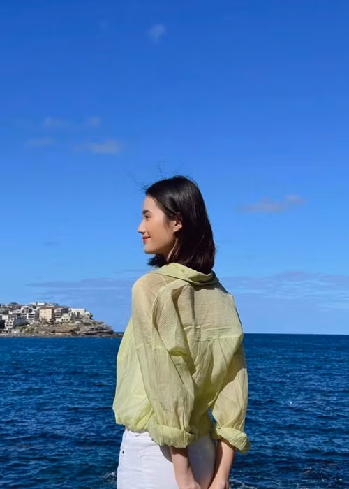 Nàng hậu sống cùng một người em học ở Australia. Ảnh: FBNV.