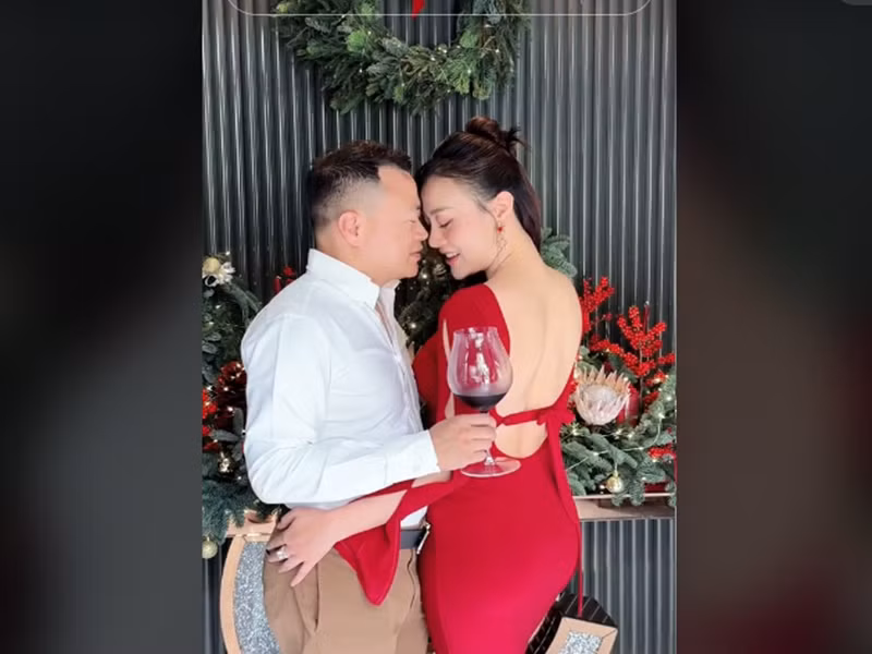 Phương Oanh mang bầu đôi nhờ phương pháp thụ tinh trong ống nghiệm. Ảnh chụp màn hình.