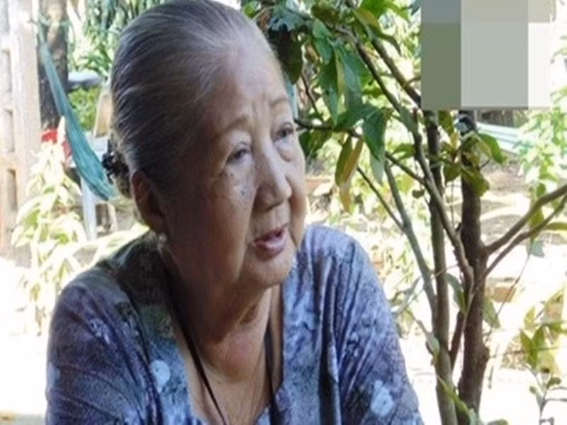 Nghệ sĩ Thiên Kim đóng phim Vĩnh biệt đàn bà, Vua sân cỏ, Kính vạn hoa, Những đứa con thành phố, Bỗng dưng muốn khóc, Cổng mặt trời, Hot boy nổi loạn, Dù gió có thổi. Bà qua đời vào ngày 20/2 ở tuổi 90. Ảnh: Báo Pháp luật Việt Nam.