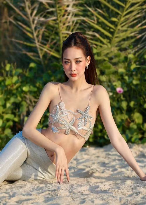 Bảo Ngọc quyến rũ khiến người đối diện khó rời mắt.