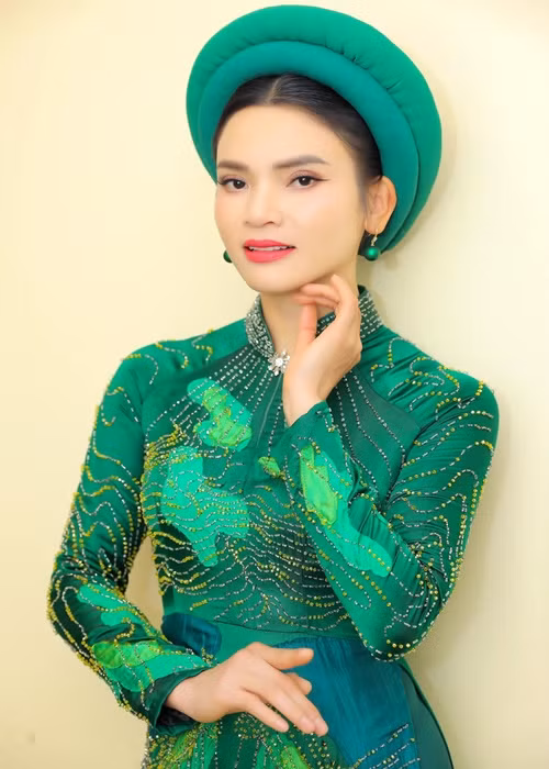 Tinh duyen lan dan cua Phuong Thao - ca si duoc phong danh hieu NSND
