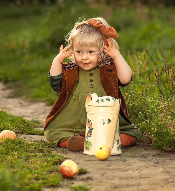 Nói về sở thích may vá cho con, Katerina cho biết Lisa giống như hầu hết bé gái khác, hào hứng với quần áo. Mỗi lần bộ đồ mới hoàn thành, cô bé sẽ dành nửa ngày trước gương để ngắm.