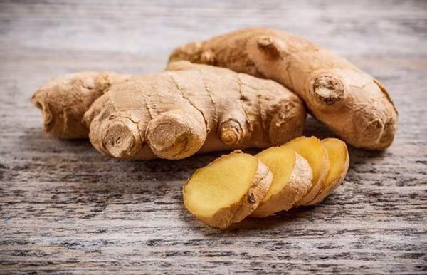 Ngoài vấn đề ăn gừng có nên bỏ vỏ, để tận dụng lợi ích của gừng, người dùng cần chú ý nhiều vấn đề khác.