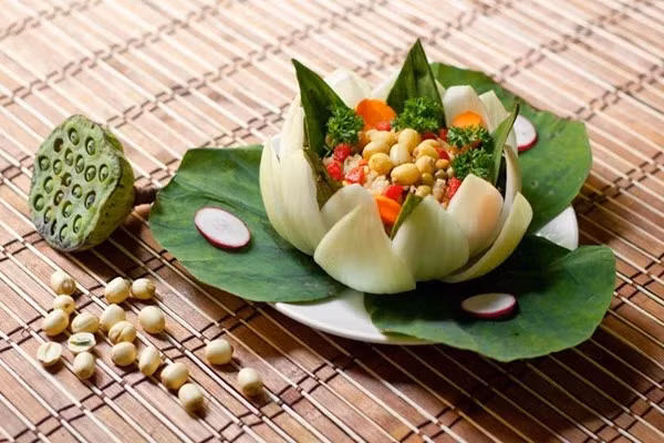 Tất nhiên, không phải là bạn không được ăn dầu, chỉ là người trưởng thành khỏe mạnh không nên tiêu thụ quá 25-30 gram dầu ăn mỗi ngày, hãy nhớ nhé.